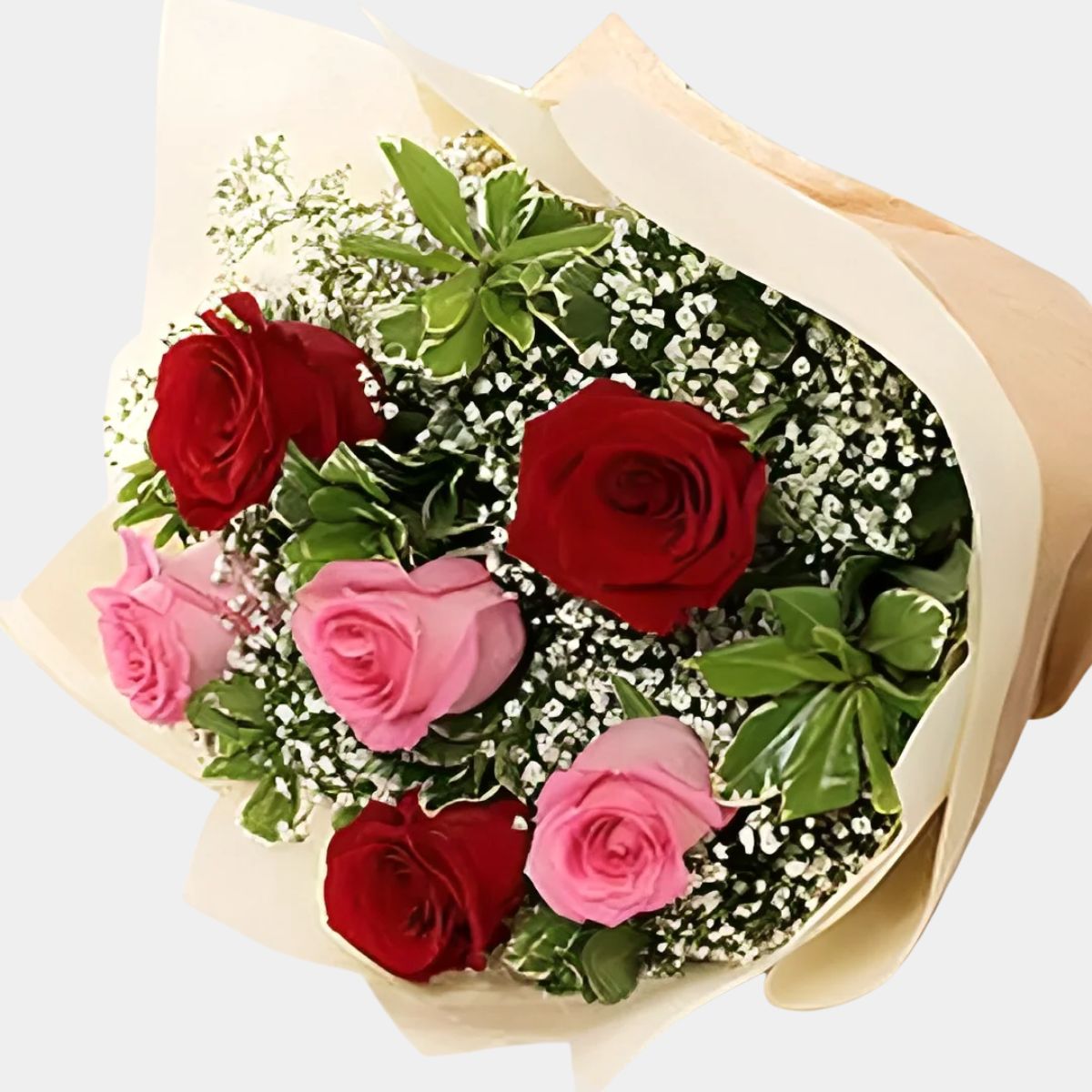 Beautiful Roses Bouquet With Round Chocolate Cake