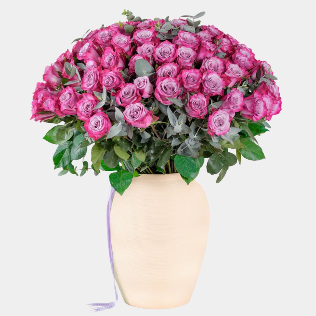 مزهرية فاخرة تضم 100 وردة أرجوانية