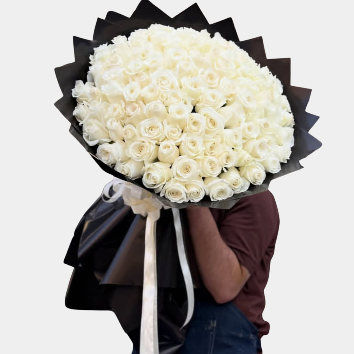 100 White Roses Bouquet