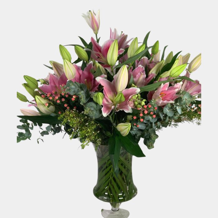 10 Stems Pink Lilies with Pink Hypericum in Glass Vase