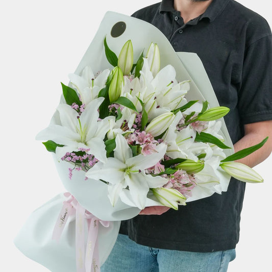 Bouquet of 5 White Lilies