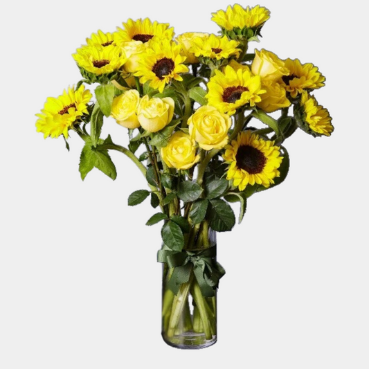 عباد الشمس والورود الصفراء